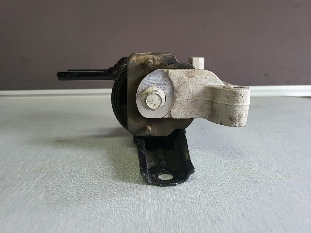 Caliber, Compass, Patriot engine mount Jeep Spares