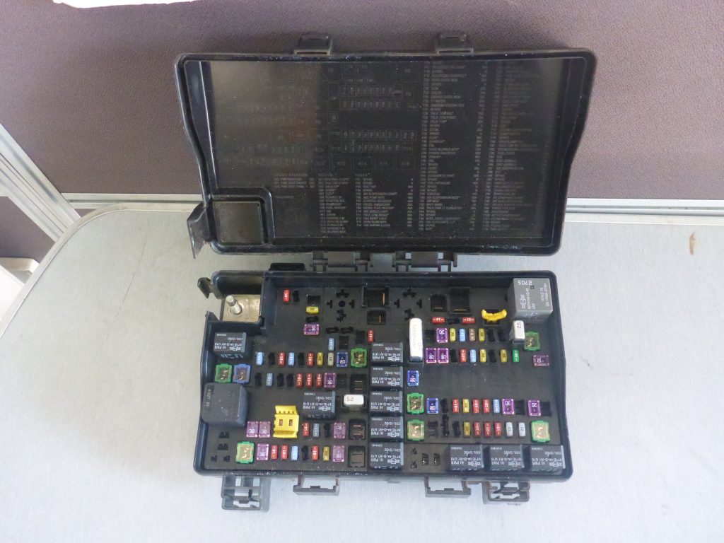 WK TIPM ( TOTALLY INTERGRATED POWER MODULE ) - Jeep Spares